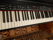 Электронное пианино 